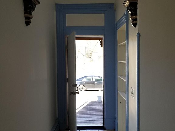 3rd image of 240 Grand St