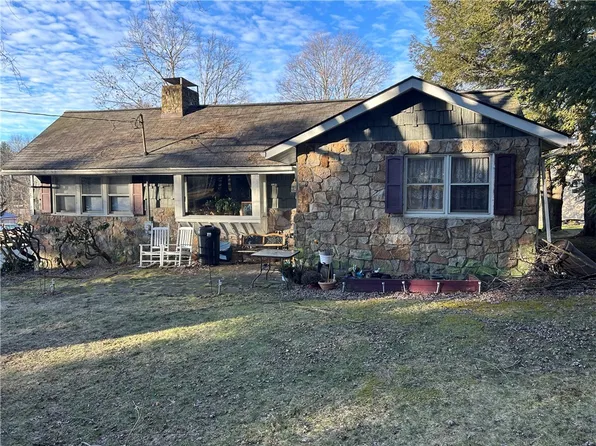 109 Lafayette Trl, Chalk Hill, PA 15421