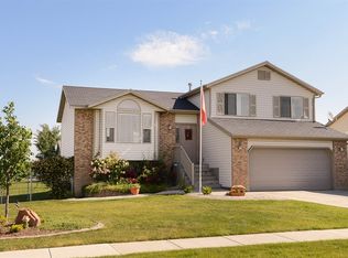 1336 W 2000 N, Clinton, UT 84015