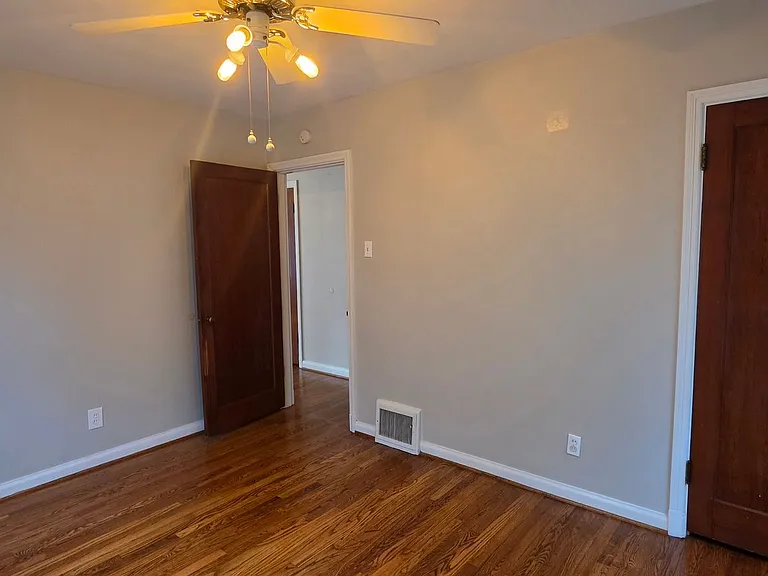 7047 Mardel Ave — Photo 10