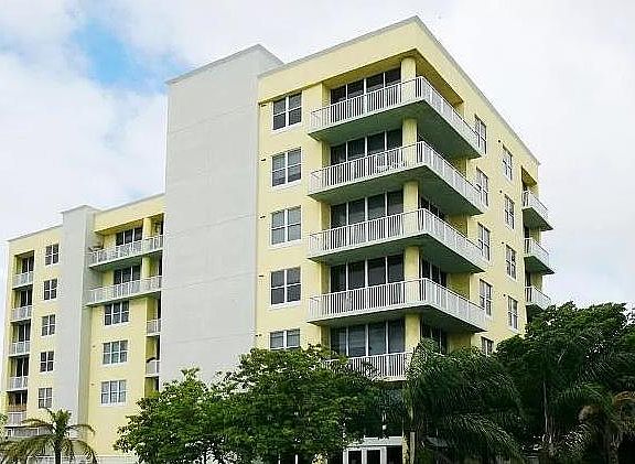 5th image of 1350 NW 8th Ct #D-6