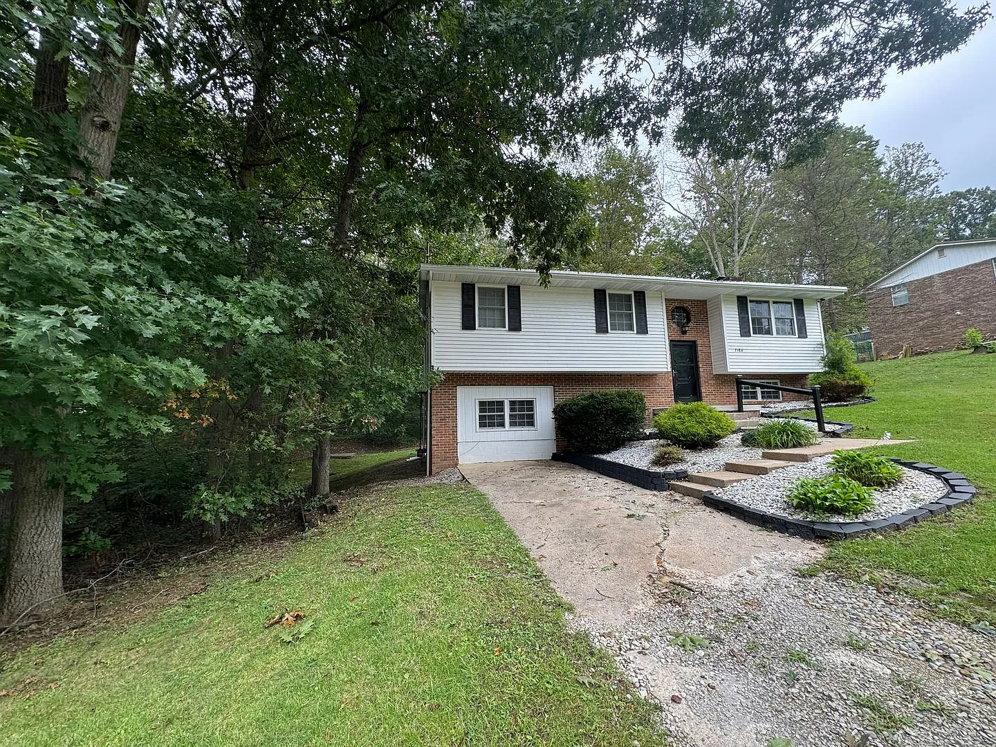 Newly Renovated 3 Bed 3 Bath Beauty Just Outside Of Town! — Photo 2