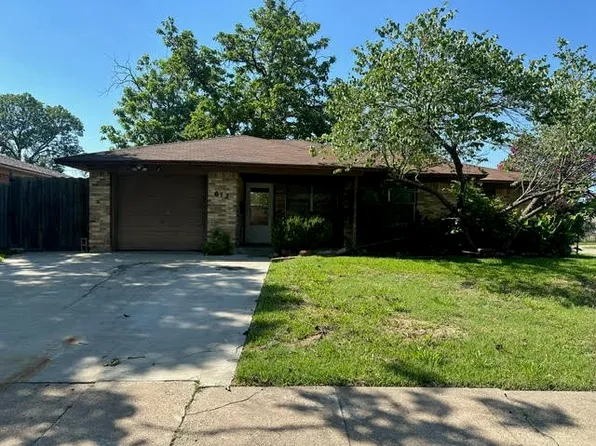 613 Calvin Dr, Garland, TX 75041