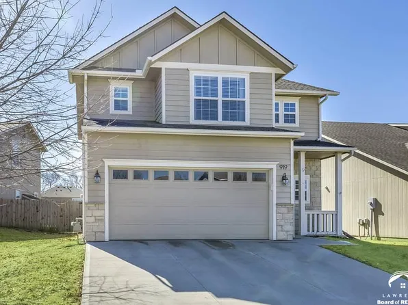 919 Olivers Ct, Lawrence, KS 66045