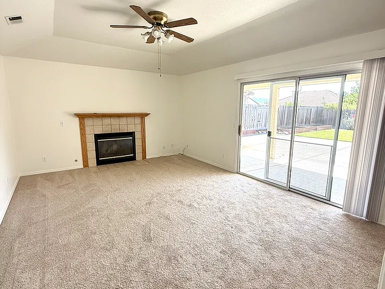 1250 Clearview Dr — Photo 4