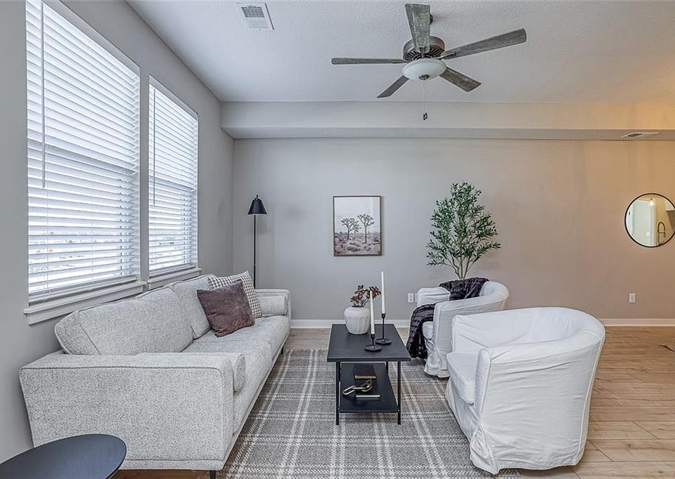 1st image of 27305 Oak View Dr