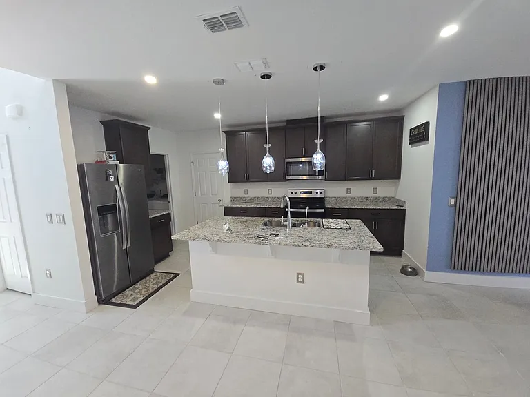 4450 Rapallo Ave — Photo 5