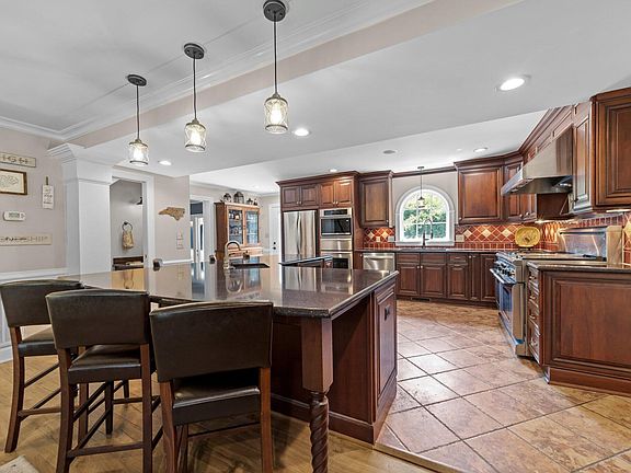 5th image of 8808 Colesbury Dr