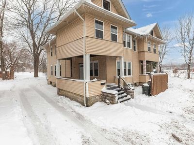 125/127 E Locust St, Davenport, IA, 52803