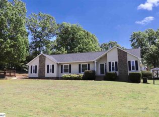 102 Hunter Ridge Dr, Boiling Springs, SC 29316