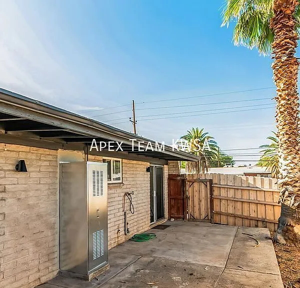 319 E Glenn St #319 E GLENN ST — Photo 15