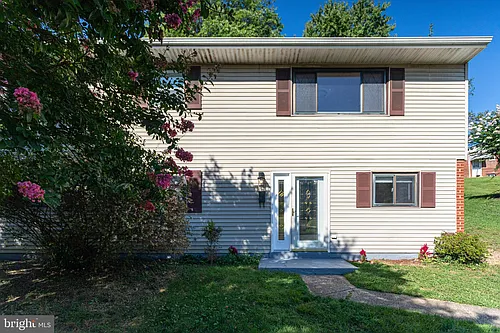 4203 Lyons St Photo 1