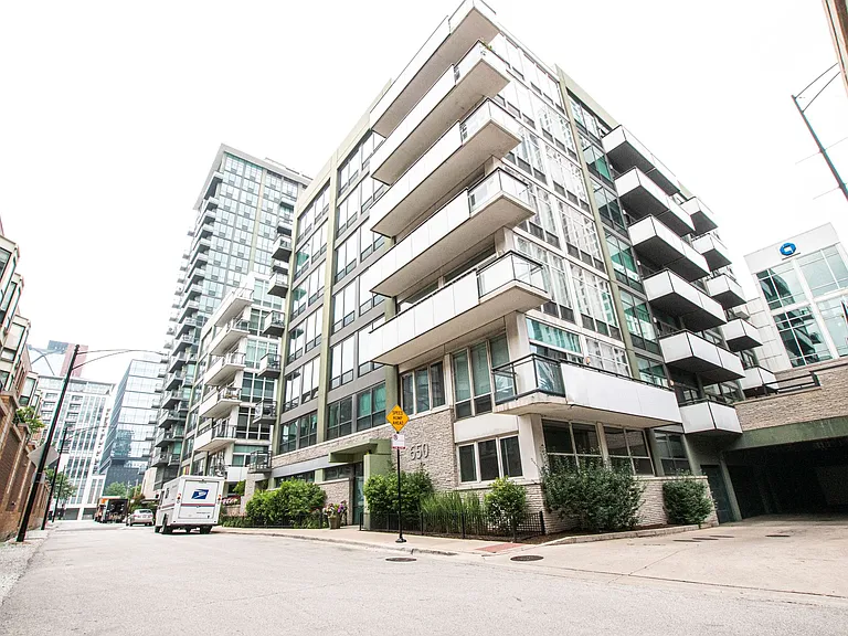 650 W Wayman #301C — Photo 1