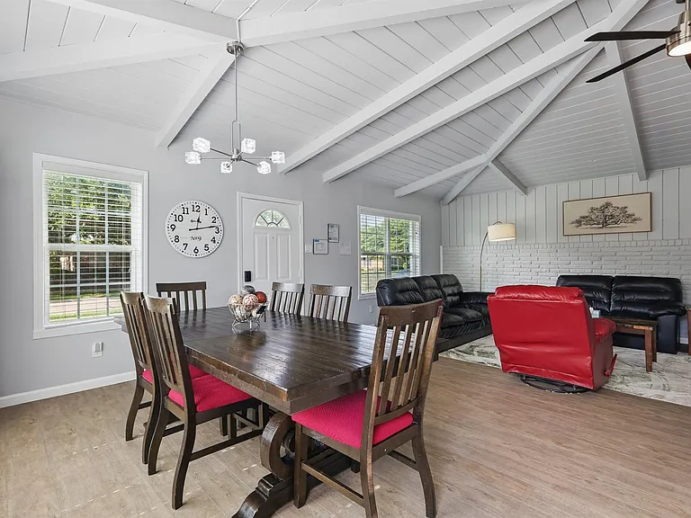 743 Greenhaven Dr — Photo 10