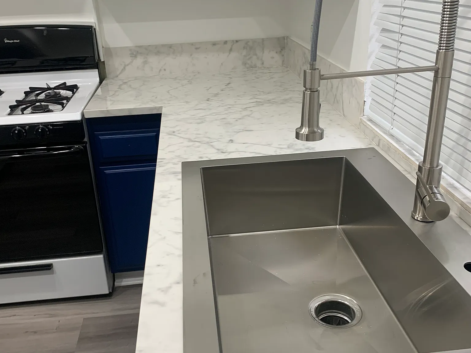 2 bed, 2.5 bath, 1200 sqft, $3,050 — Photo 3