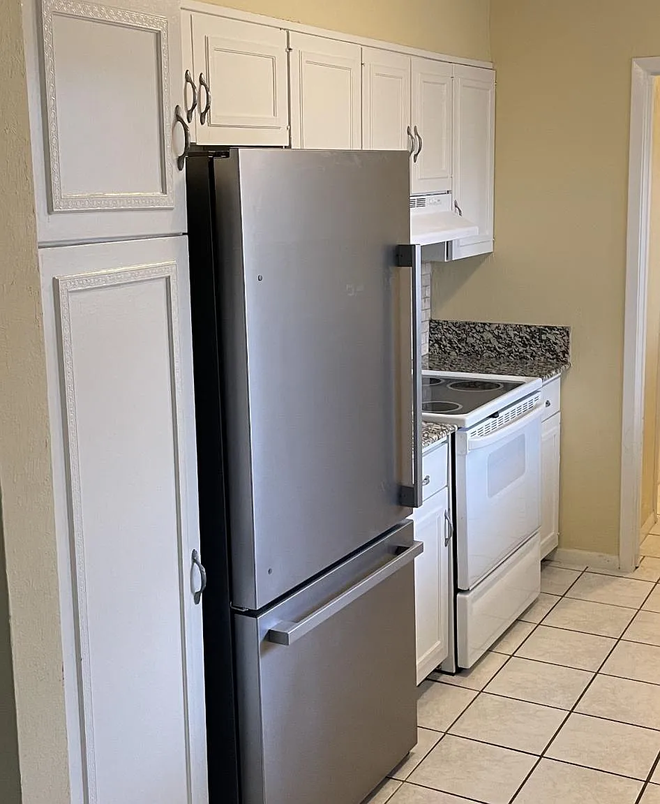 2 bed, 1.5 bath, 1129 sqft, $1,200 — Photo 2