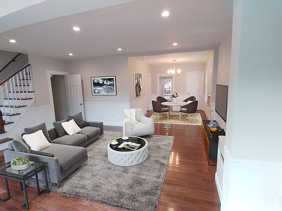3rd image of 26 Flower Ave