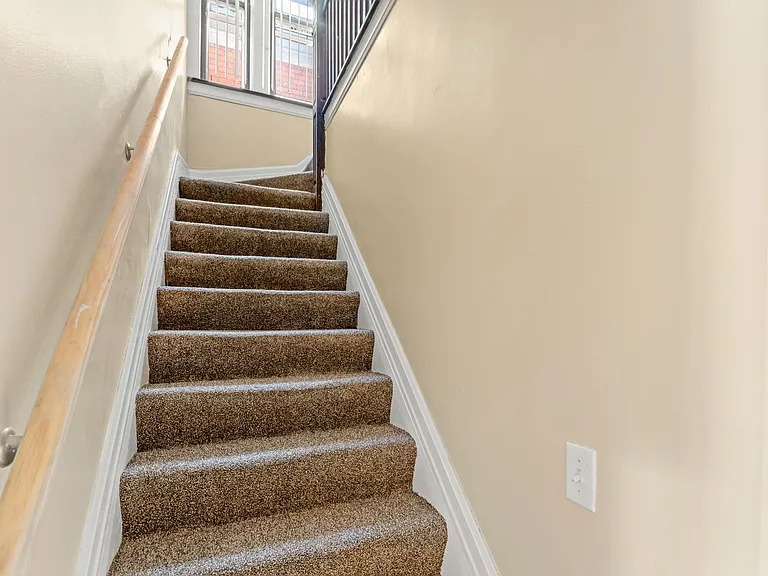 1476 W Grand Blvd — Photo 14