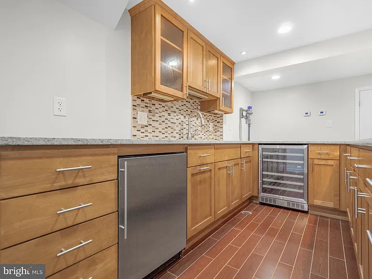 14204 Woodcrest Dr — Photo 16
