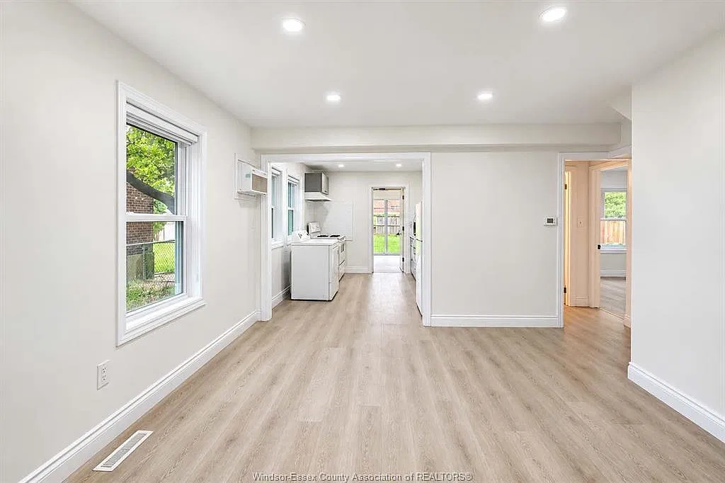 5 bed, $2,000 — Photo 3