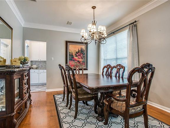5th image of 432 Lancashire Dr