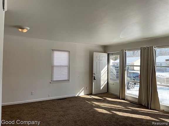 5th image of 10250 Corning Ave