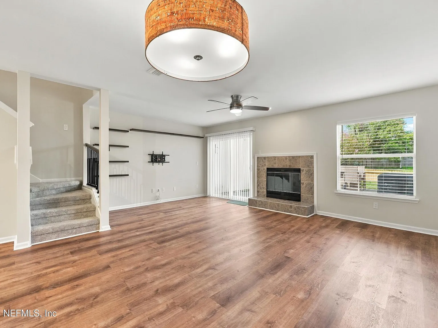 3 bed, 2.5 bath, 1440 sqft, $2,000 — Photo 3