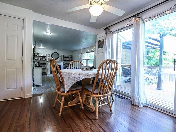 4th image of 19 Tree Top Ln