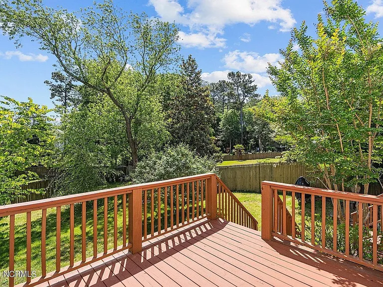 1010 Meridian Dr — Photo 38