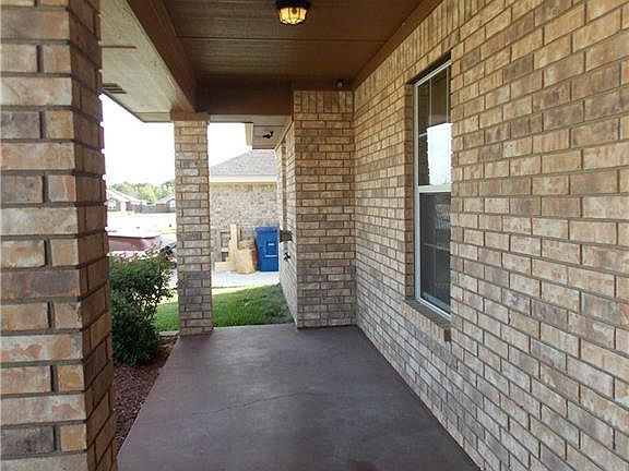 4th image of 2408 Griffin Dr