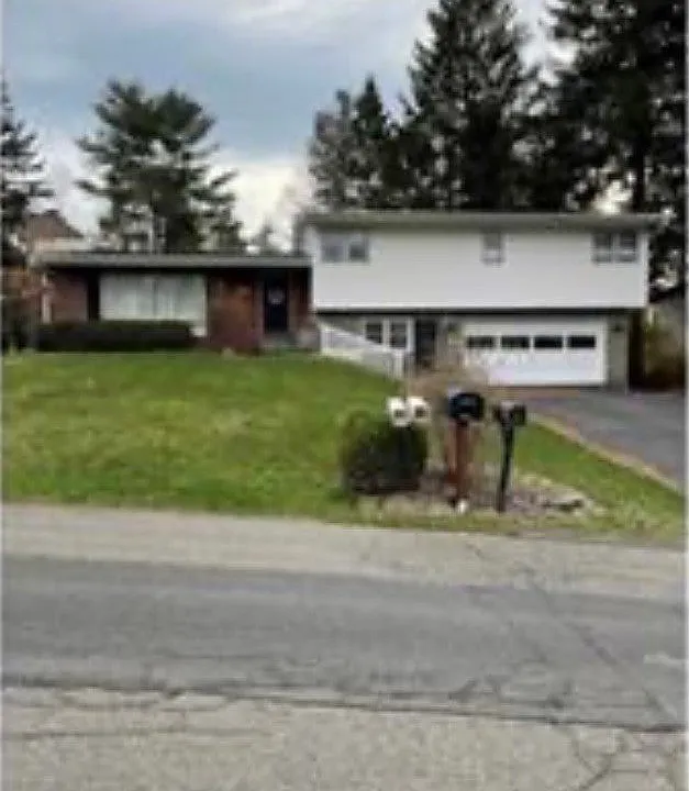 425 E Benita Blvd