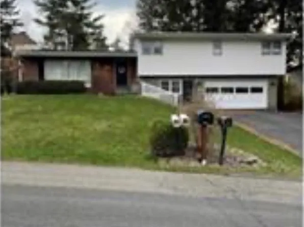 425 E Benita Blvd, Vestal, NY 13850