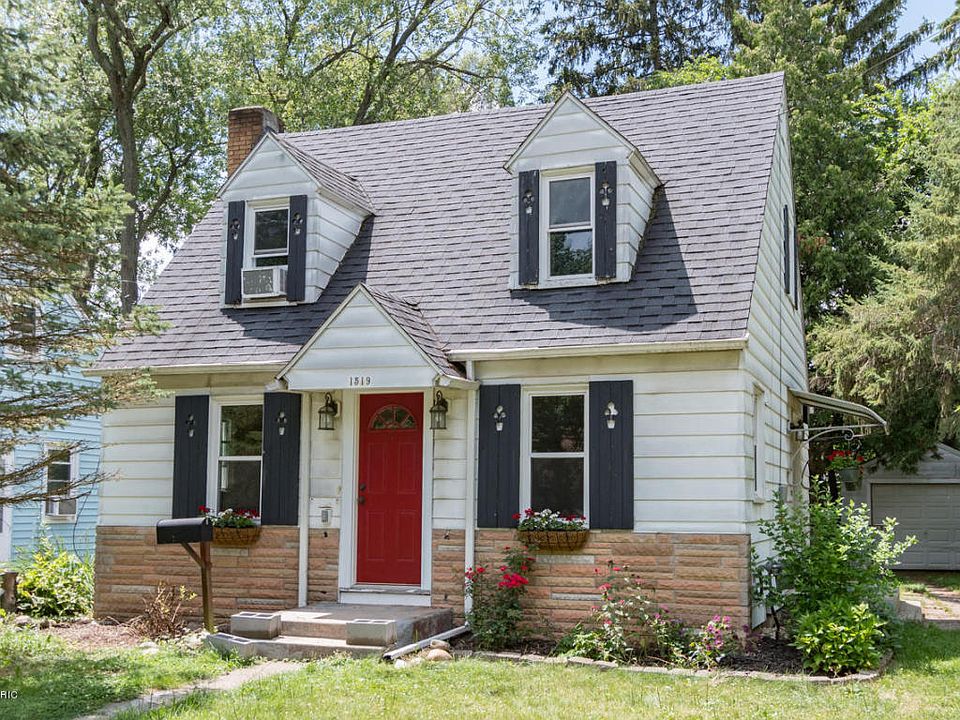 1st image of 1519 Woodrow Dr