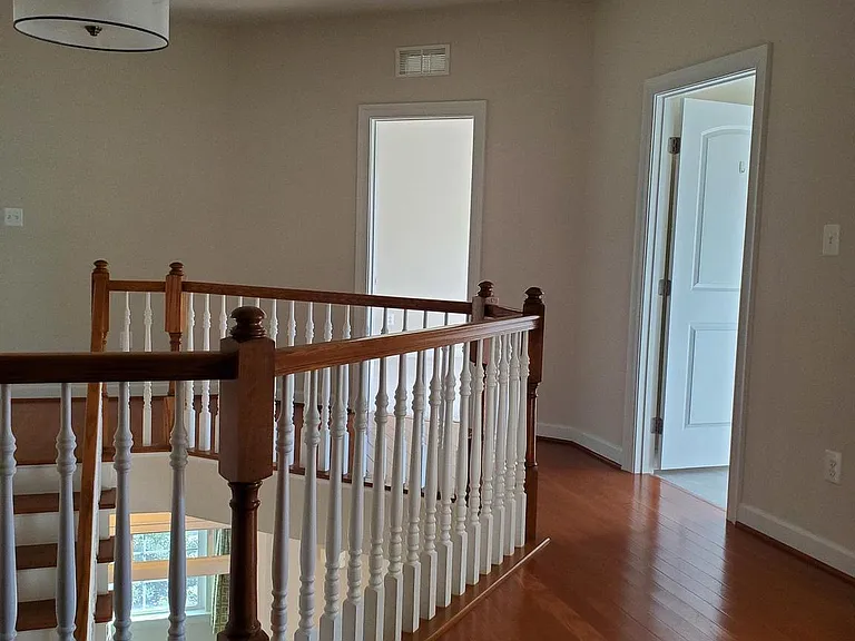 411 Greenebaum Ln — Photo 37