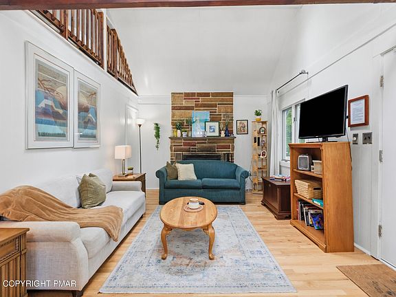 5th image of 107 Buckhill Rd