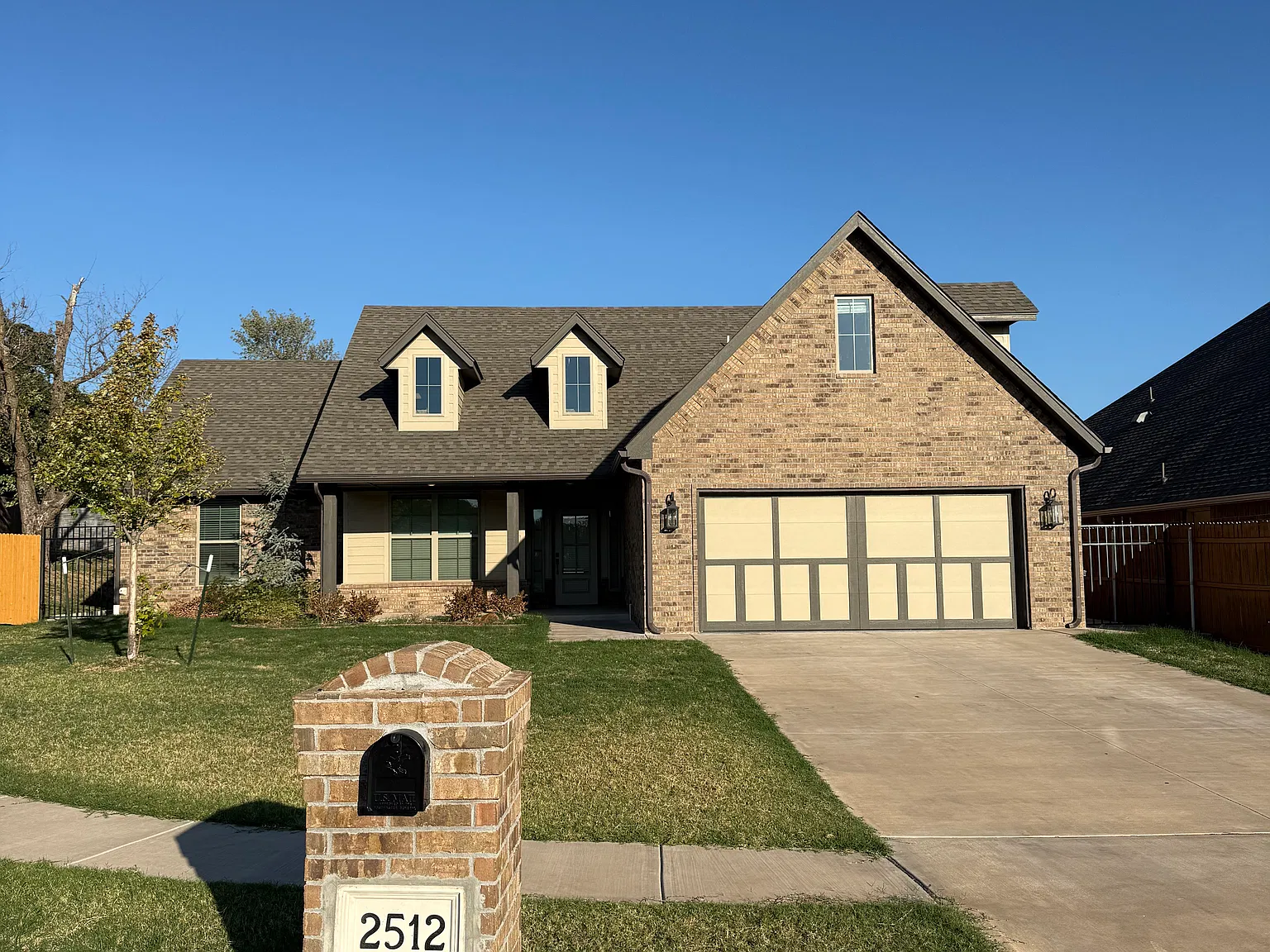 3 bed, 2123 sqft, $2,100 — Photo 1