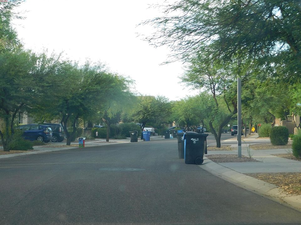 2nd image of 3805 S Vineyard Ave