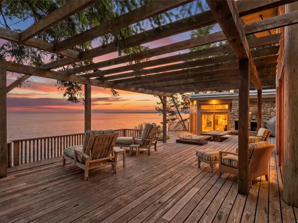 37 Salamanca Rd #2, Southern Gulf Islands, BC V0N 1P0
