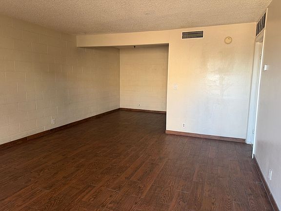 2nd image of 615 S Royal Crest Cir Unit 5