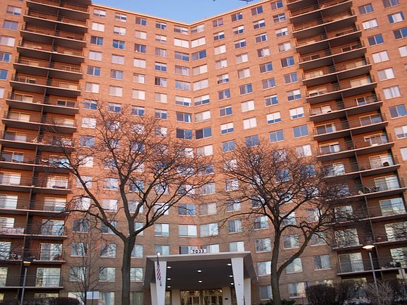 2nd image of 7033 N Kedzie Ave APT 1204