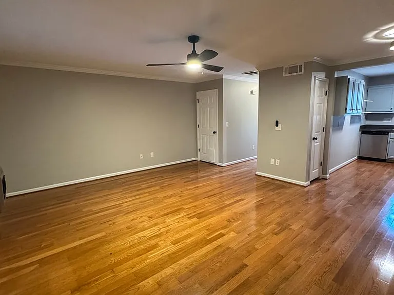 1232 Camelot Ct NE — Photo 5