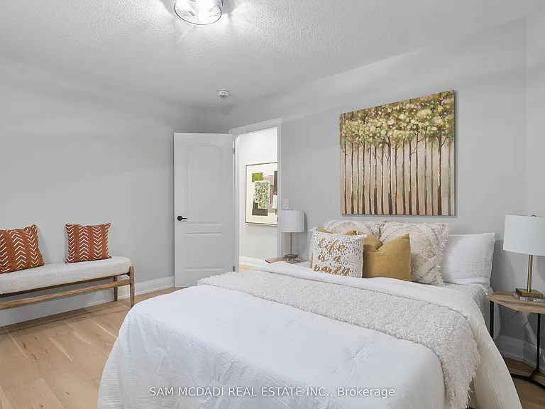 573 Settlers Rd W — Photo 21