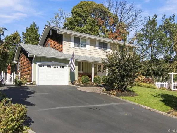 25 Cardinal Lane, Hauppauge, NY 11788