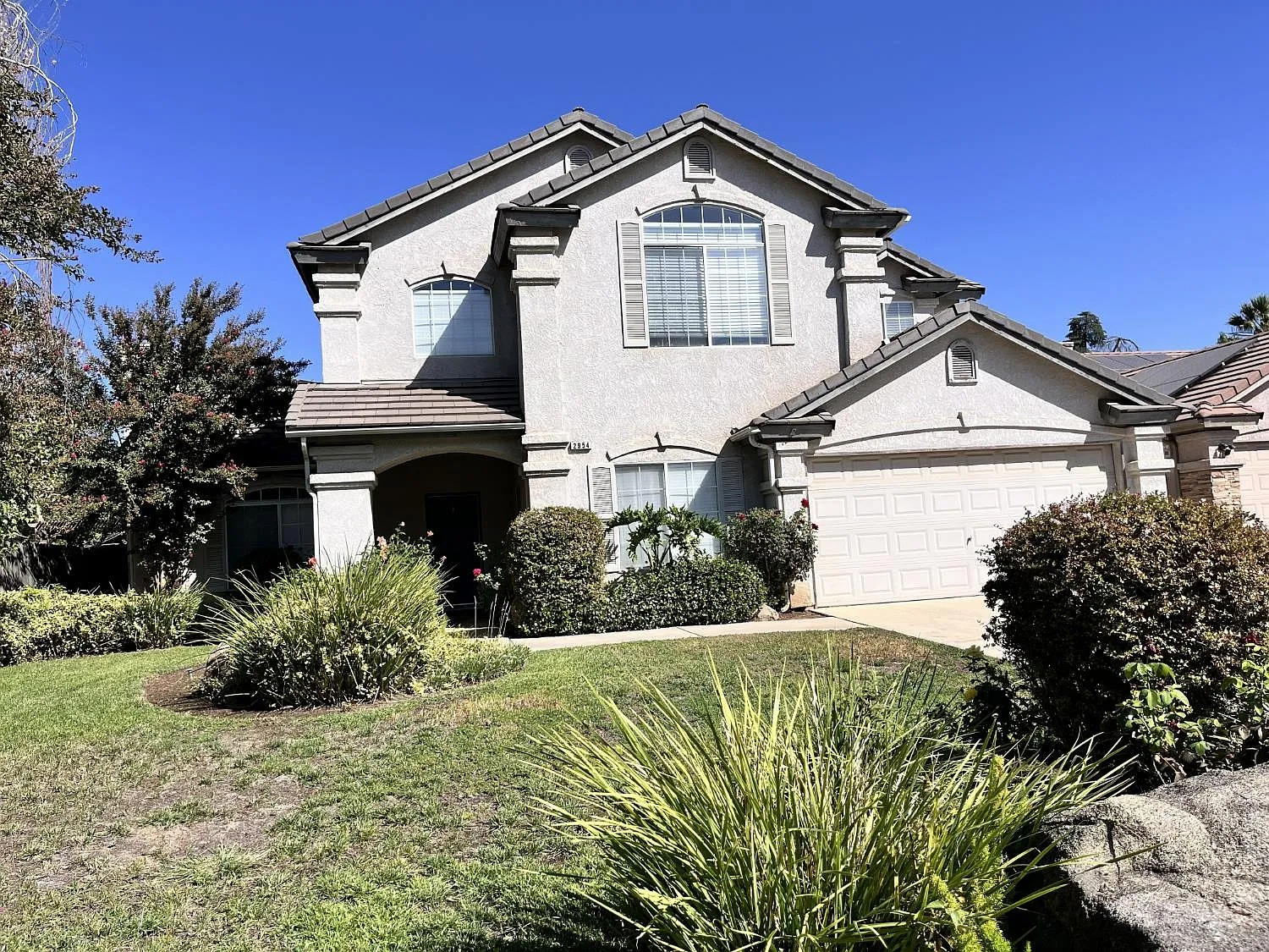 5 bed, 2378 sqft, $2,900 — Photo 2