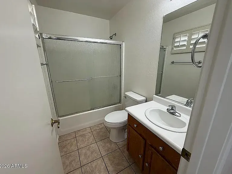 1338 E 10th Pl — Photo 13