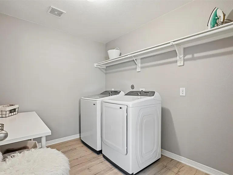 709 N Bayshore Dr — Photo 18