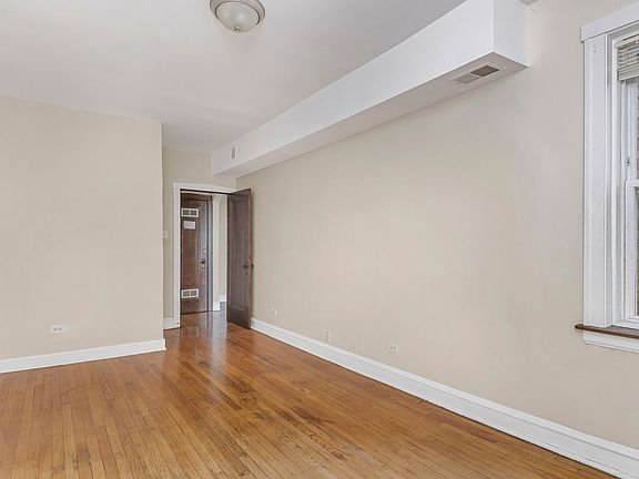 4th image of 8047 S Manistee Ave #3