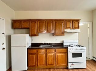 90 W 20th St APT 3, Bayonne, NJ