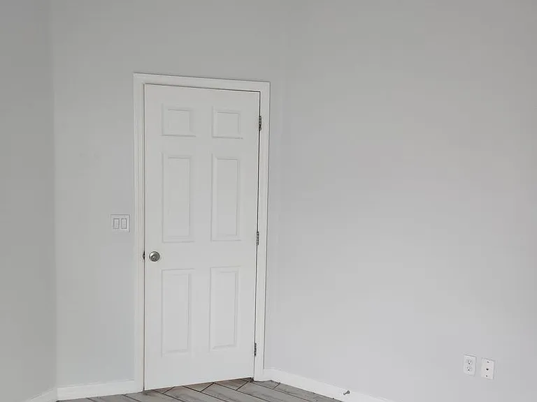 1108 Constantine St — Photo 18