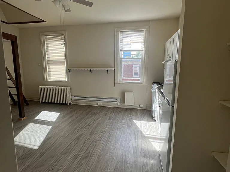 1921 Wallace St #3F — Photo 3